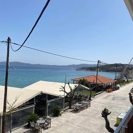 Diolkos Apartement Nea Roda Camera foto