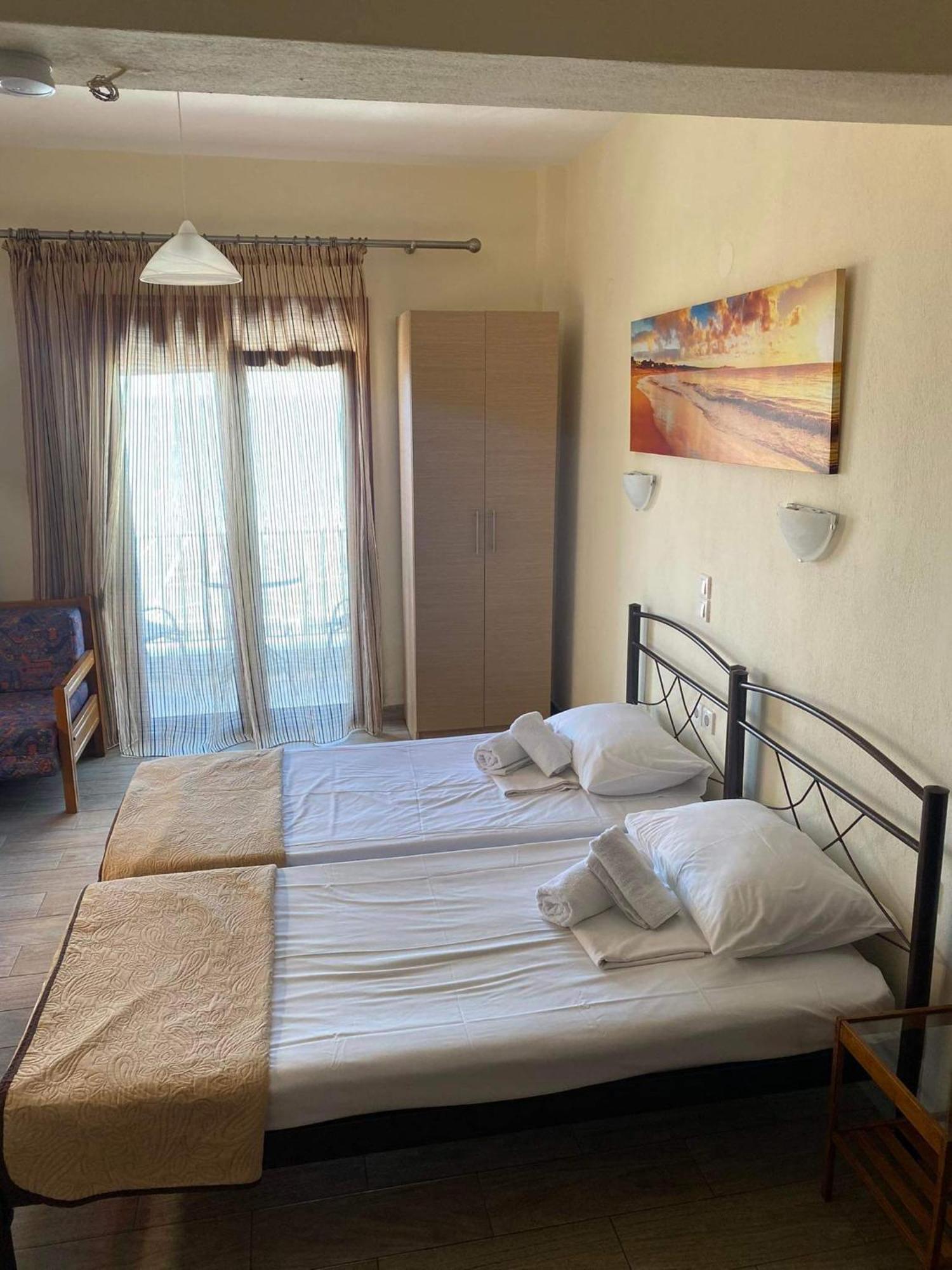 Diolkos Apartement Nea Roda Camera foto
