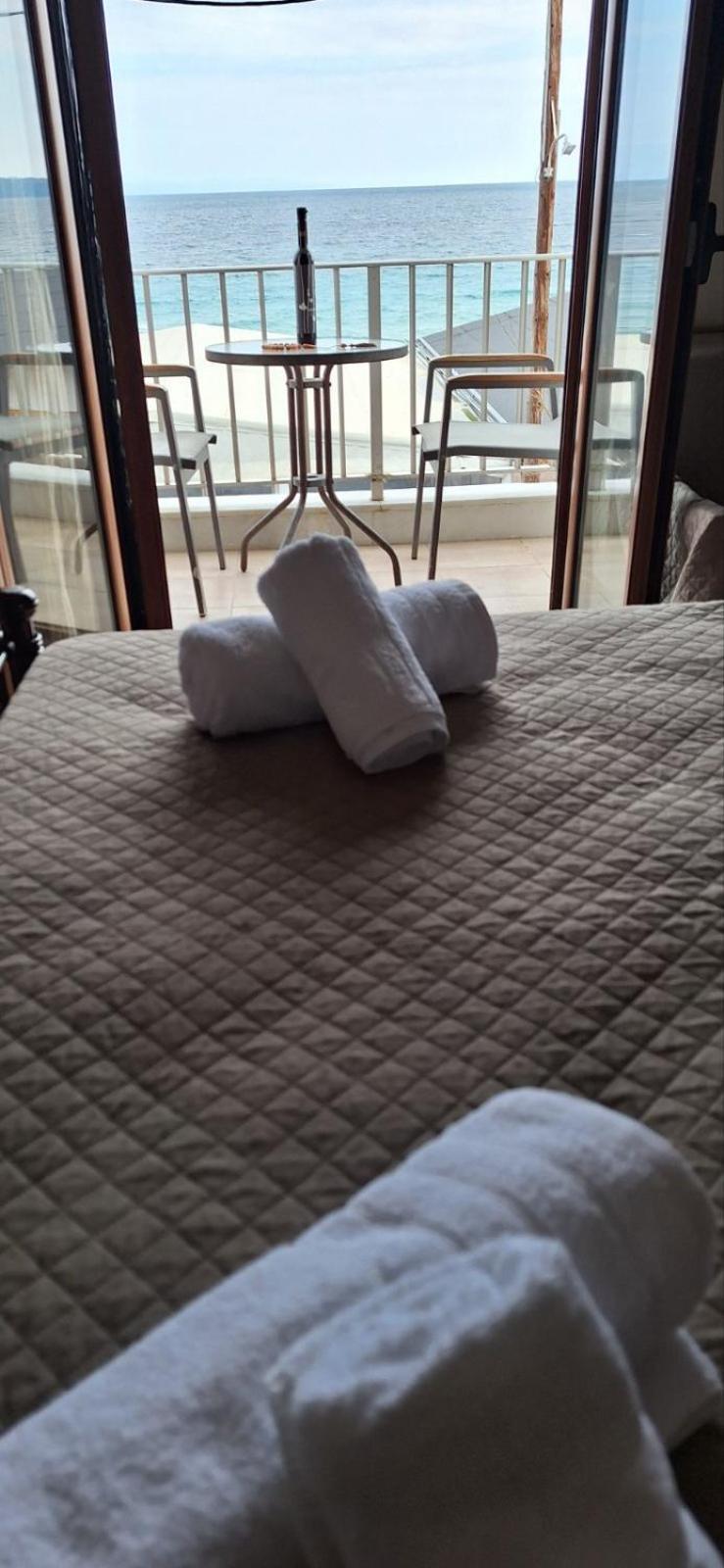 Diolkos Apartement Nea Roda Camera foto