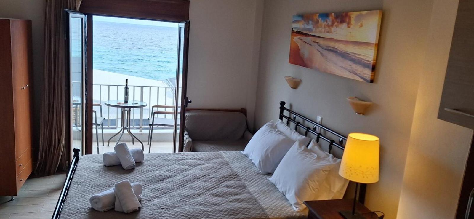 Diolkos Apartement Nea Roda Camera foto