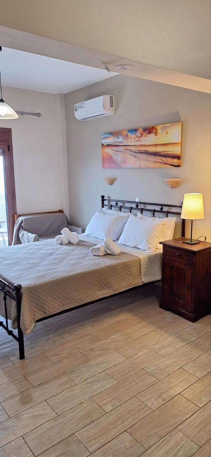 Diolkos Apartement Nea Roda Camera foto