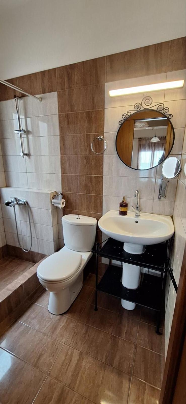 Diolkos Apartement Nea Roda Camera foto