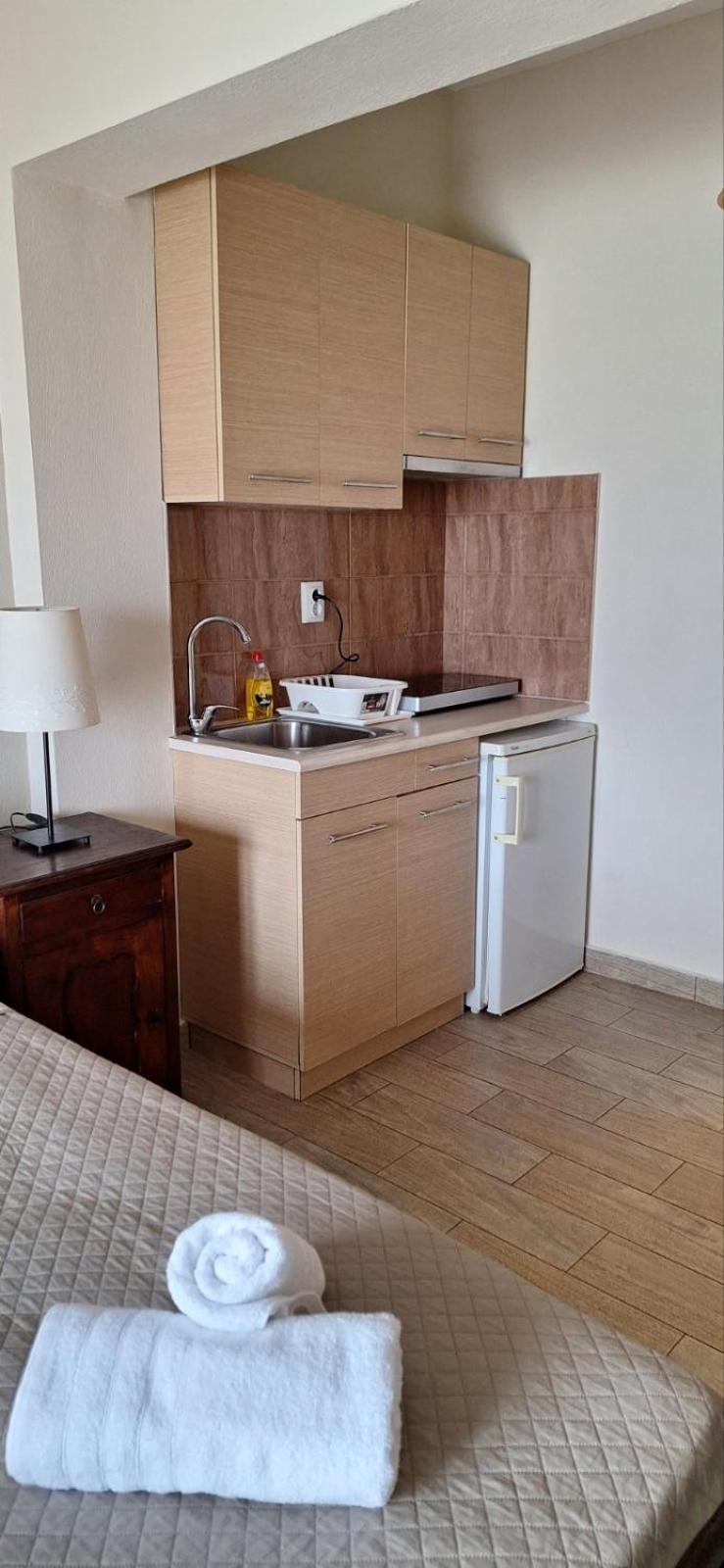 Diolkos Apartement Nea Roda Camera foto